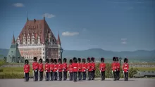 Changing of the guard at the Citadel. Photo © Office du tourisme de Québec